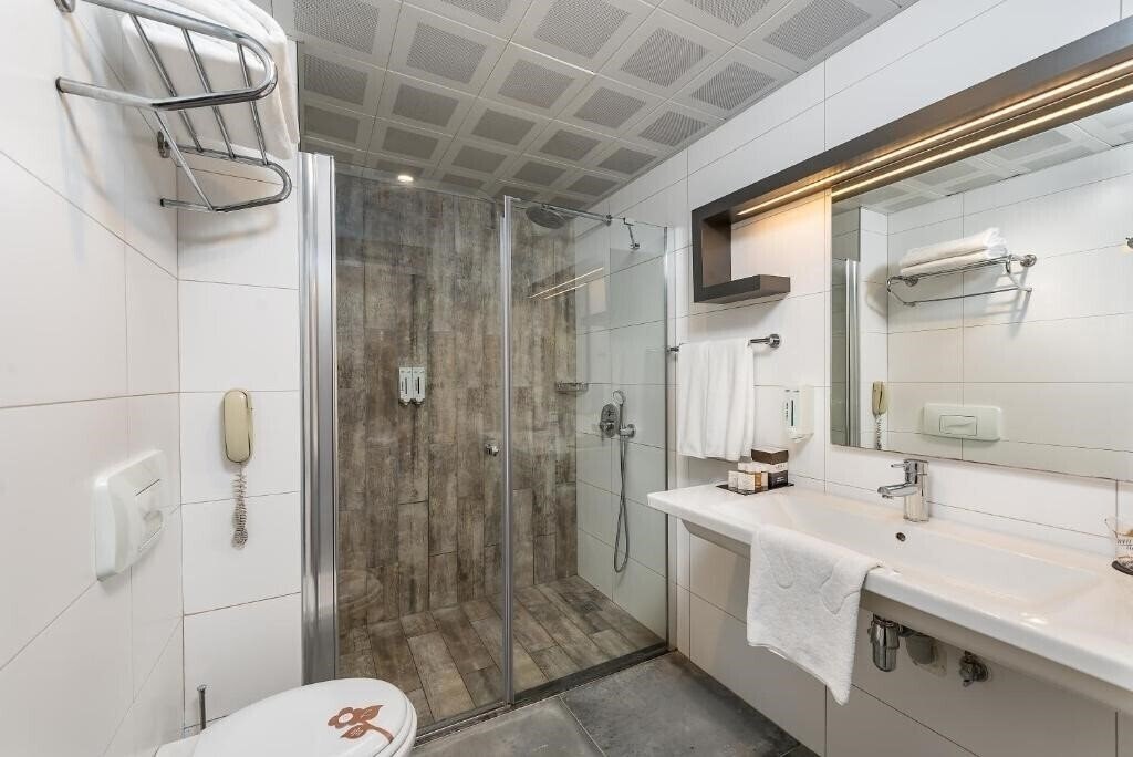 Апартаменты White City Beach Hotel 4*