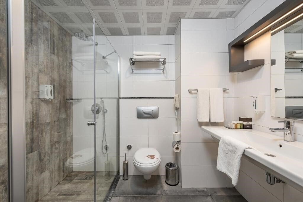 Панорама White City Beach Hotel 4*