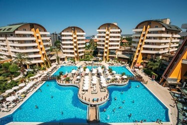 Отель Quattro Beach Resort & SPA 5*