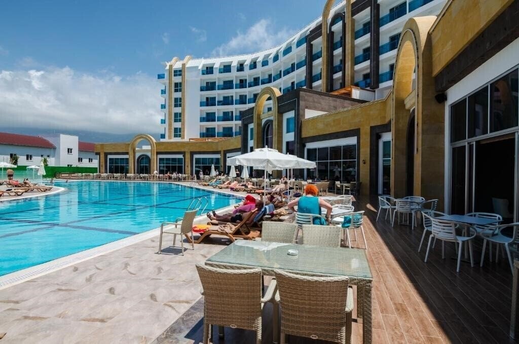 Фото The Lumos Deluxe Resort Hotel & SPA 5*