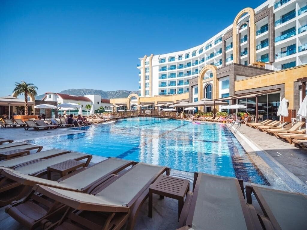 Апартаменты The Lumos Deluxe Resort Hotel & SPA 5*