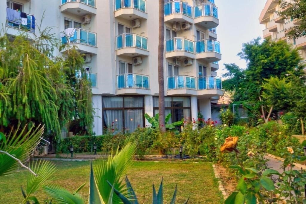 Апартаменты Blue Fish Hotel 4*