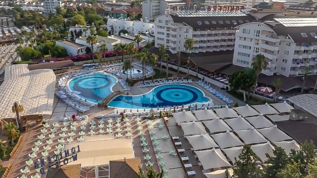 Картинка Lonicera World 4*