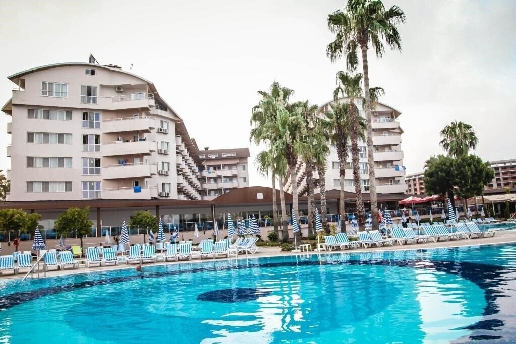 Территория Lonicera World 4*