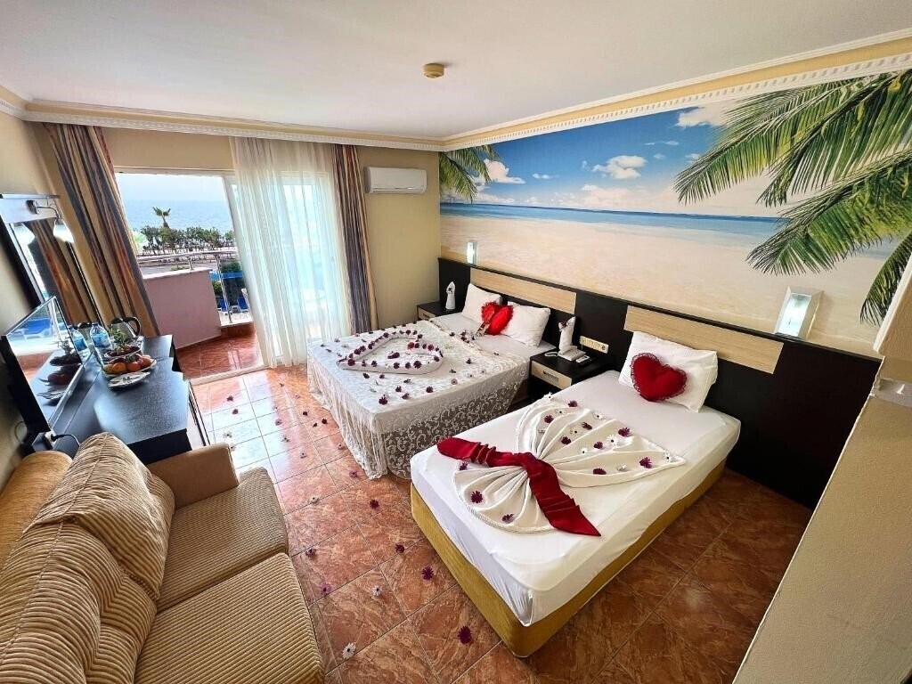 Територія First Class Hotel 5*