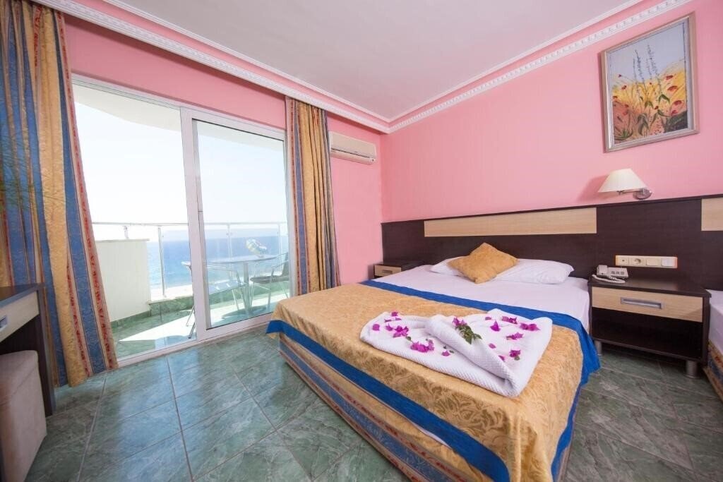 Апартаменти First Class Hotel 5*