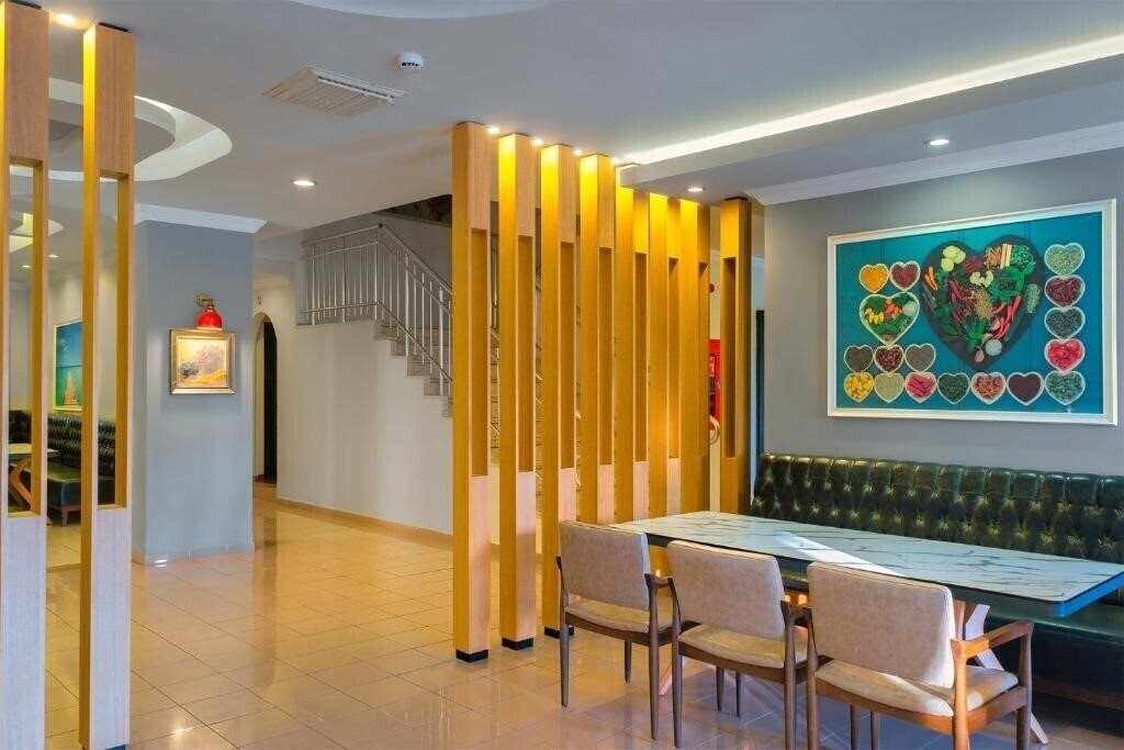 Вид Villa Sun Flower Hotel (ex. Villa Sunflower Aparts & Suites) 4*