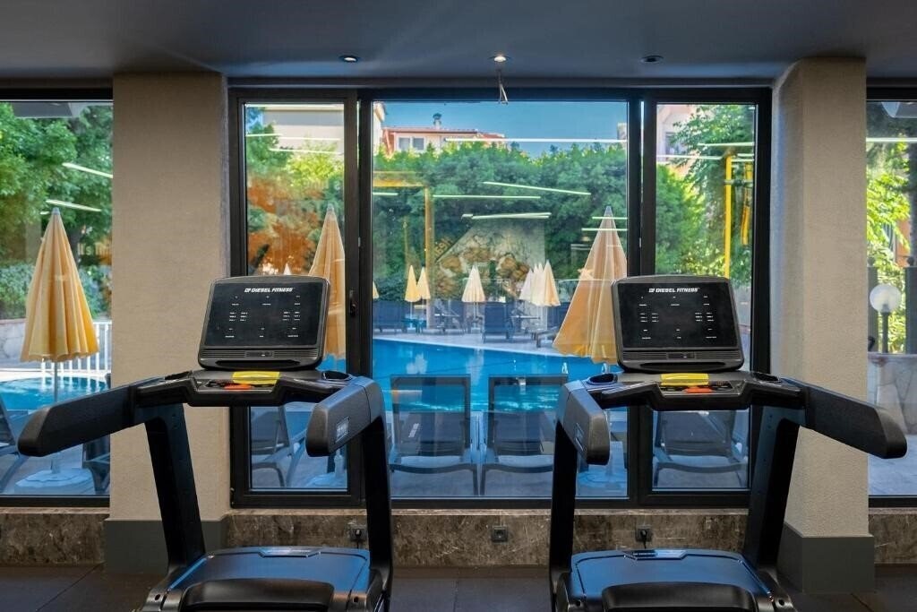 Территория Villa Sun Flower Hotel (ex. Villa Sunflower Aparts & Suites) 4*