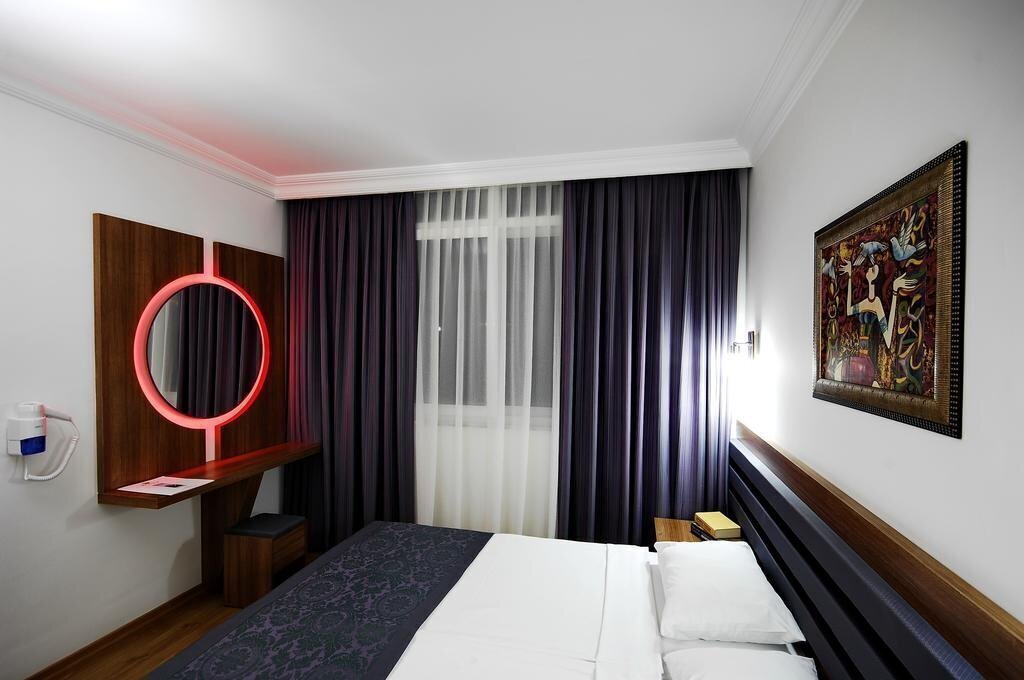 Отель Sealine Hotel (ex. Bonapart Sealine Hotel) 3*