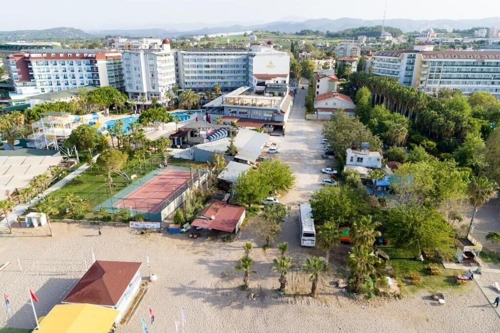 Территория Meridia Beach Hotel (ex. Club Hotel Karaburun) HV-1