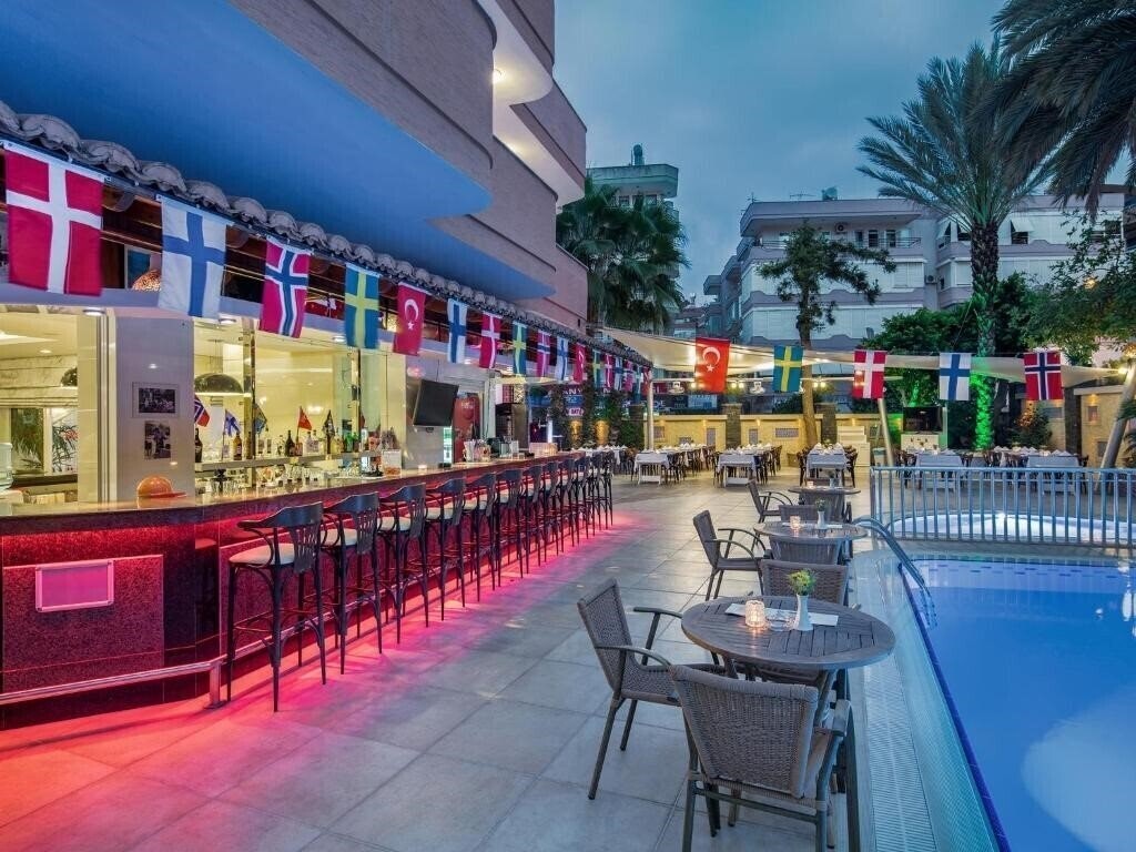 Панорама May Flower Apart Hotel (ex. May Flower Hotel, H.Flower Hotel) 3*