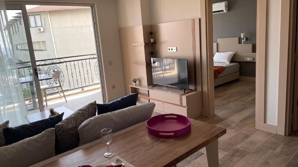 Вид Green Garden City Luxury Apartments 3*