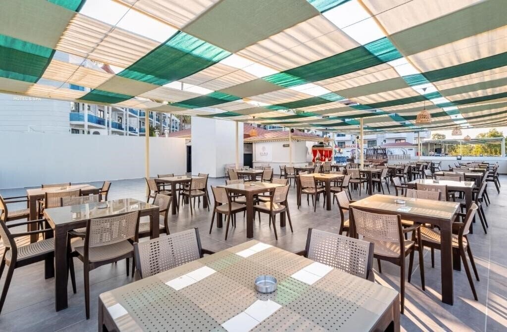 Вид Eflina Resort Hotel & SPA (ex. Alanya Ladies Garden Hotel, Lion Hotel, Club Rasputin, Club Eva Hotel, Club Fiesta, Iso Asi Turkler) 3*