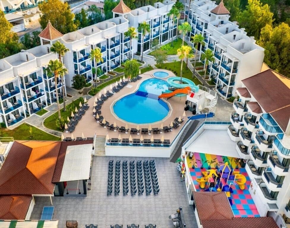 Панорама Eflina Resort Hotel & SPA (ex. Alanya Ladies Garden Hotel, Lion Hotel, Club Rasputin, Club Eva Hotel, Club Fiesta, Iso Asi Turkler) 3*