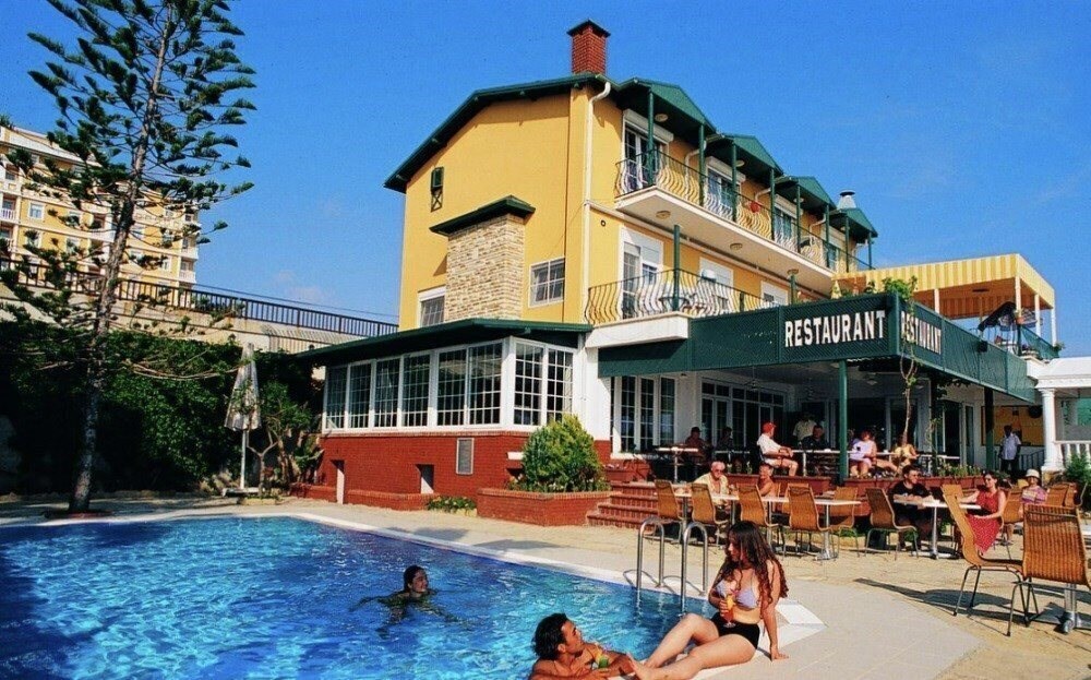 Апартаменти Antique Hotel 4*