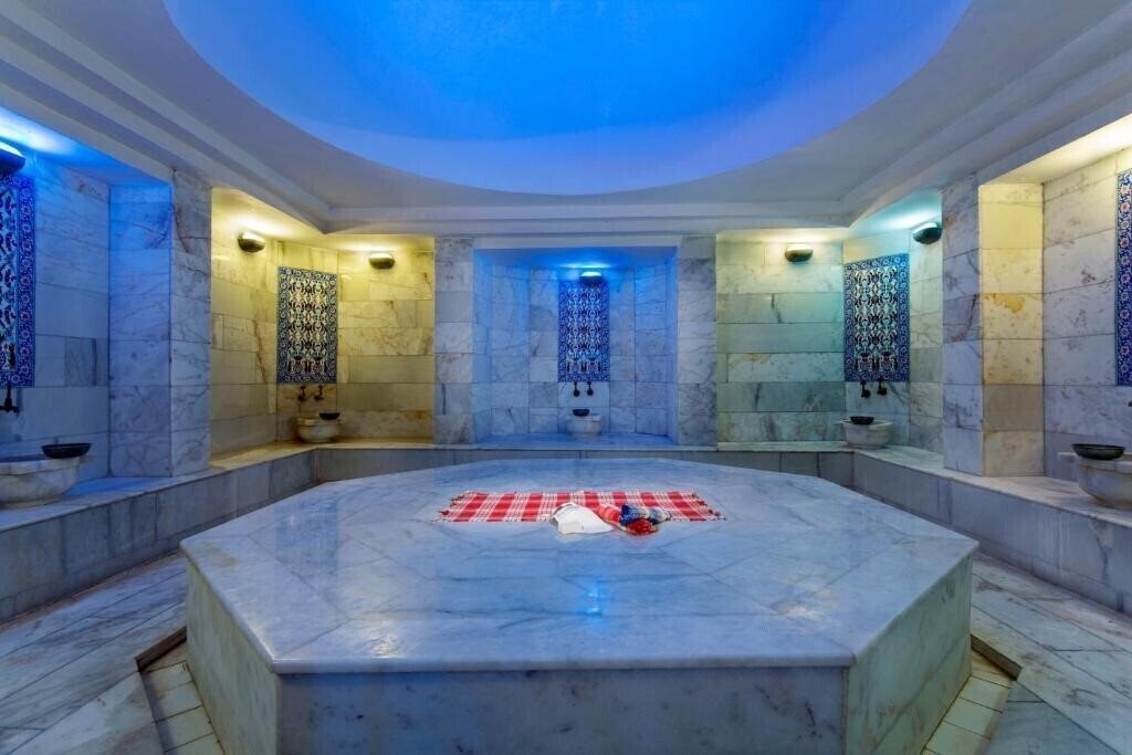 Отель Miarosa Incekum Beach (ex. Alara Kum, Tui Fun & Sun Miarosa Incekum Beach) 5*