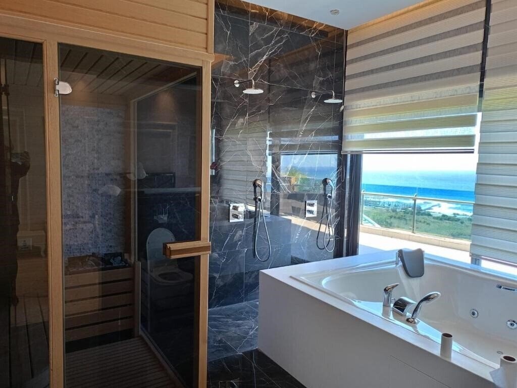 Панорама Elite Luxury Suite & SPA Hotel 5*