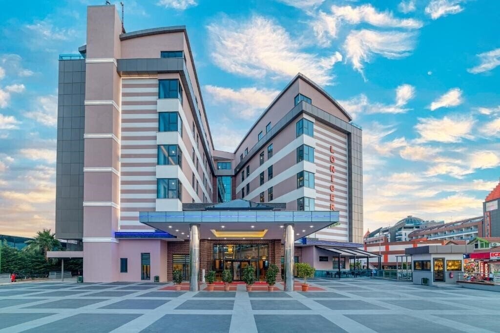 Фотографія Lonicera Premium 4*