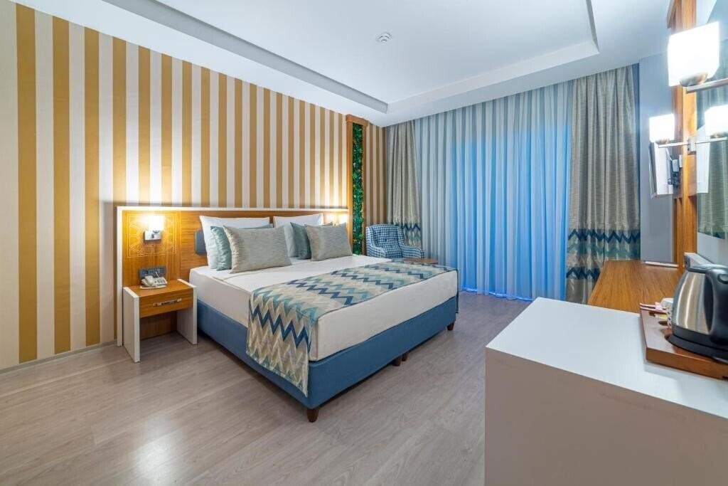 Зображення Lonicera Premium 4*