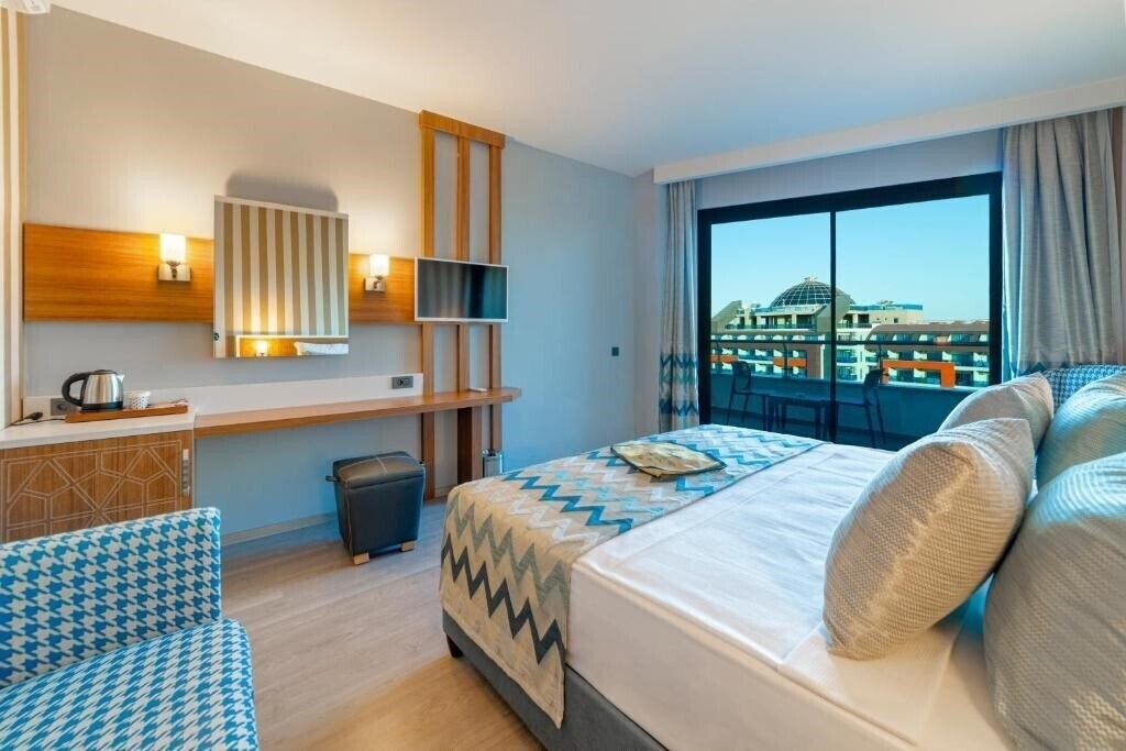 Територія Lonicera Premium 4*