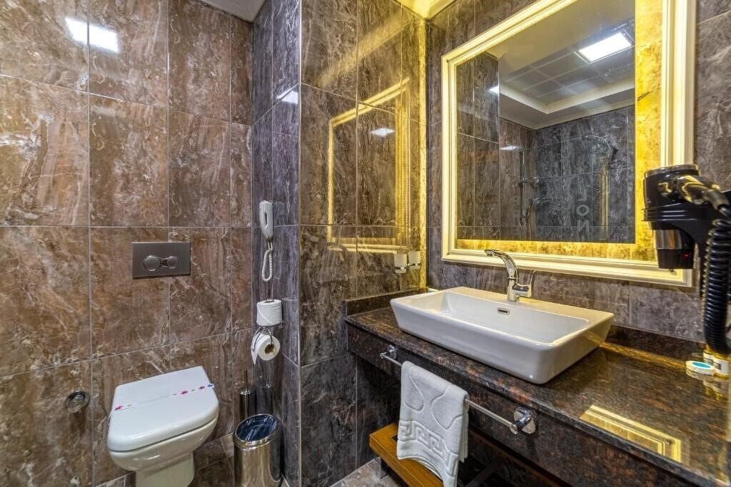 Апартаменти Lonicera Premium 4*