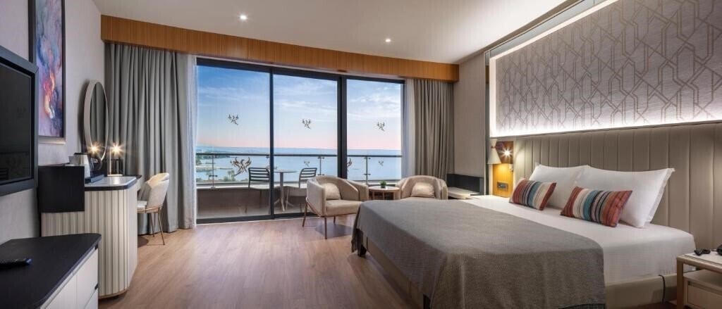 Панорама Mylome Luxury Hotel & Resort 5*