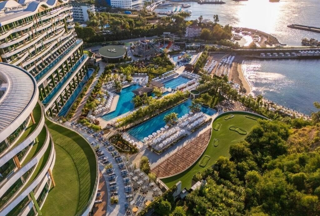 Вид Mylome Luxury Hotel & Resort 5*