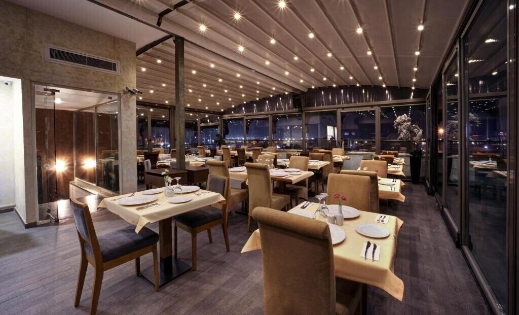 Панорама Stargate Hotel & SPA (ex. Neva Star Gate) 3*