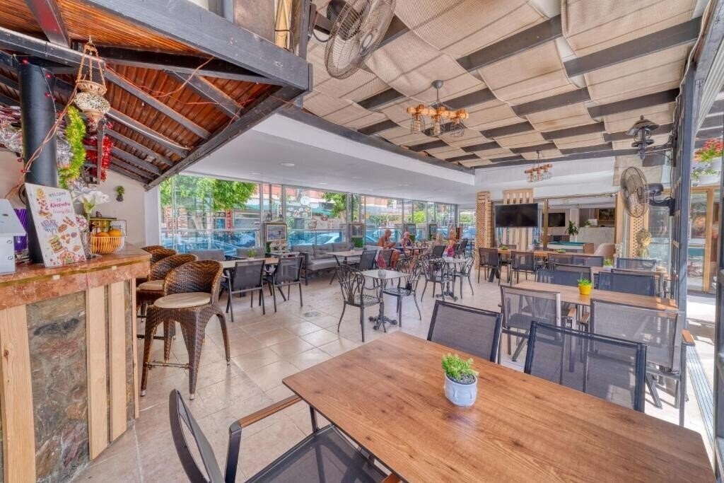 Апартаменти Icaria Apart Hotel (ex.  Kleopatra Coral Apart) 3*