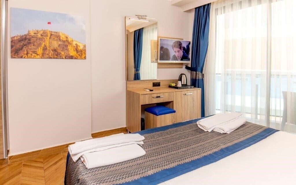 Фото Relax Beach Hotel (ex. Oncul Beach Hotel, Merlin Beach Park Hotel) 4*