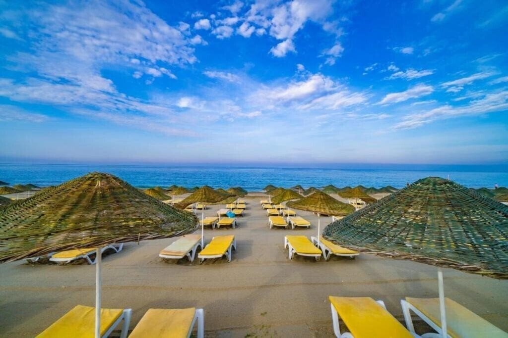 Апартаменти Bieno Club SVS Hotel 4*