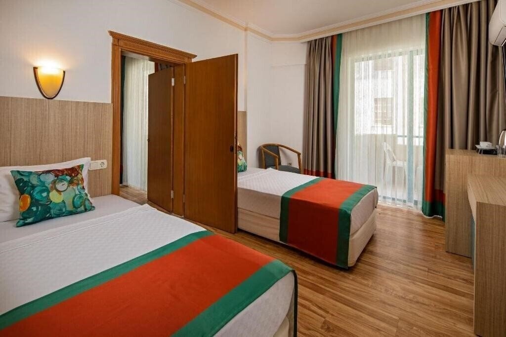 Территория Club Hotel Mirabelle 4*