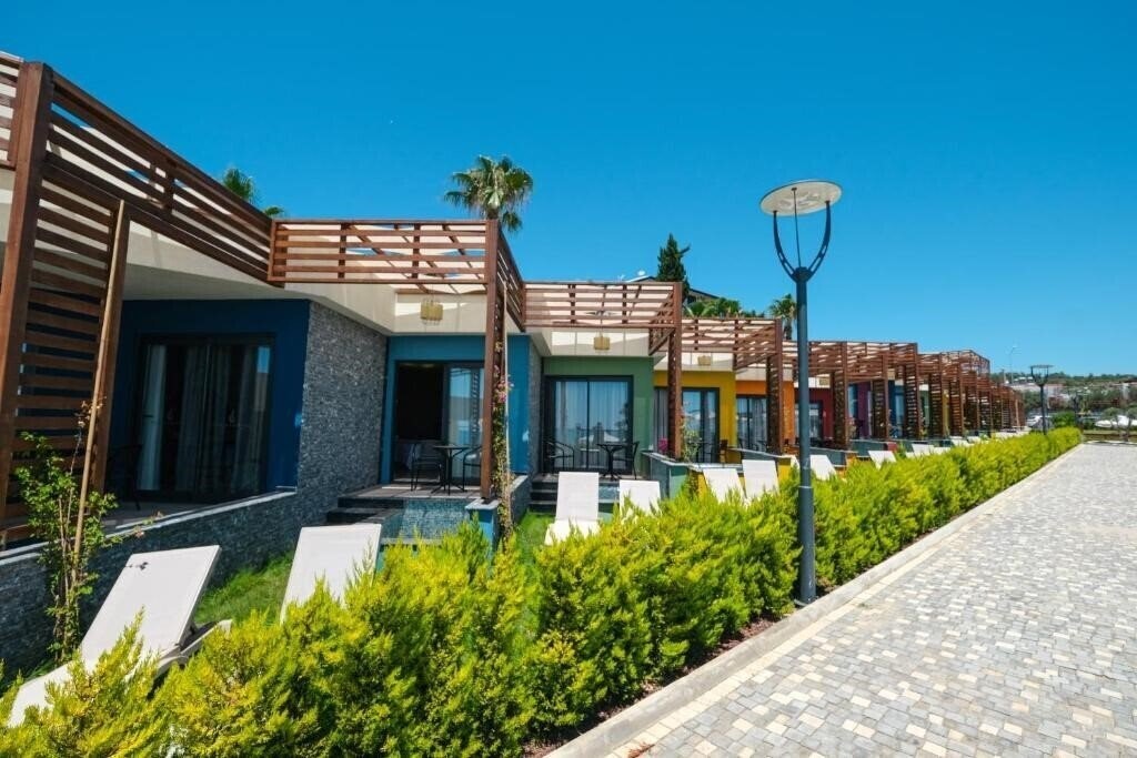 Вид Feniks Priority Hotel (ex. Feniks Hotel Boutique) 4*