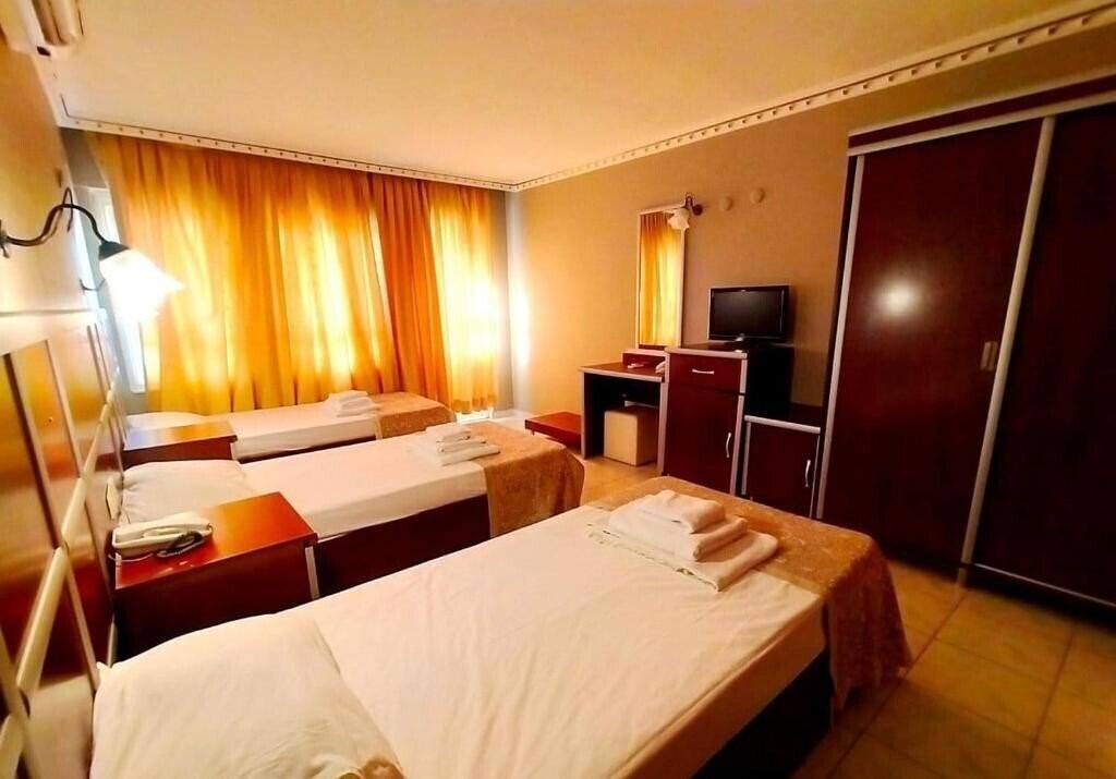Панорама Eras Hotel 3*