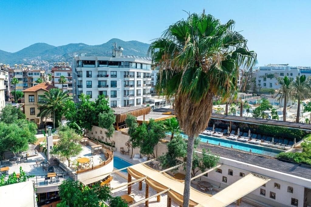 Территория De'Manor Hotel (ex. De Manor Boutique Hotel, DeManor Hotel Adult Only, Blue Island Hotel, Plaza Hotel) 3*