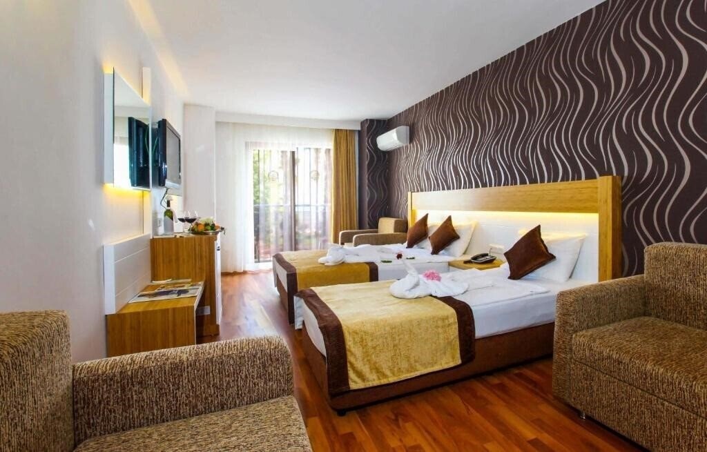 Вид Eftalia Downtown Hotel (ex. Eftalia Down Town, Eftalia Aytur Hotel) 3*