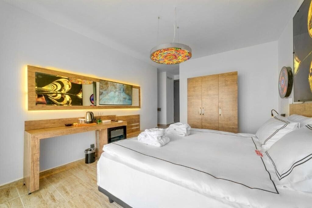 Панорама Illusion Beach Club Hotel 4*