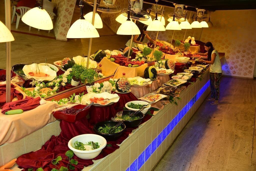 Территория Gold Twins Suit Hotel 3*