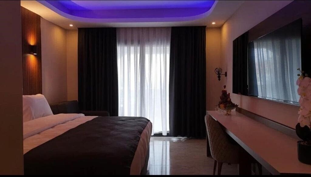 Фото Robin Hood Hotel 4*