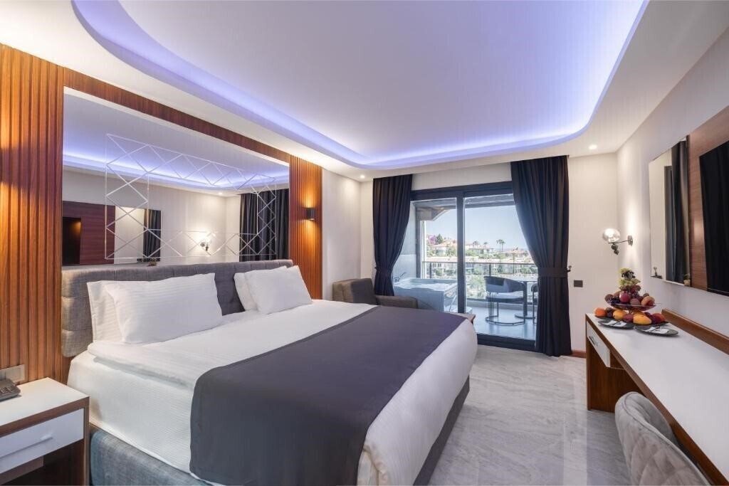 Апартаменты Robin Hood Hotel 4*