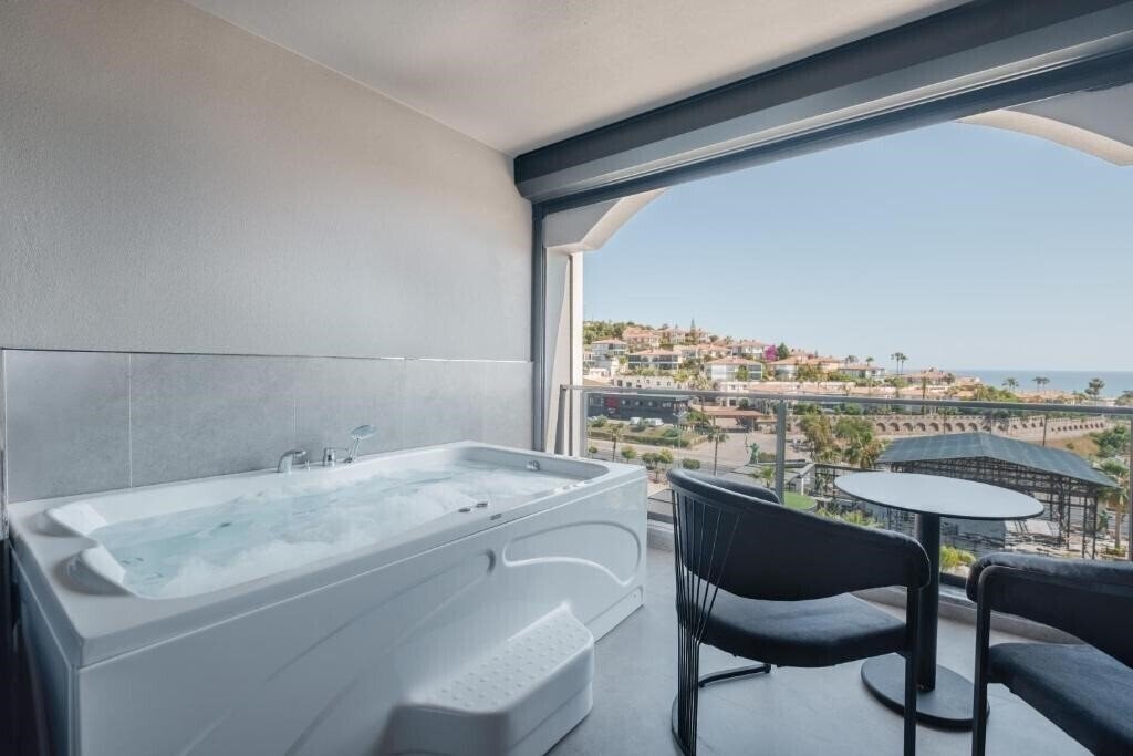 Панорама Robin Hood Hotel 4*