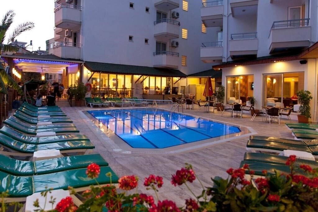 Фото Remi Hotel 4*