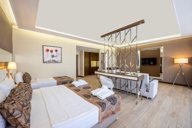 Отель Sealife Buket Resort & Beach 5*