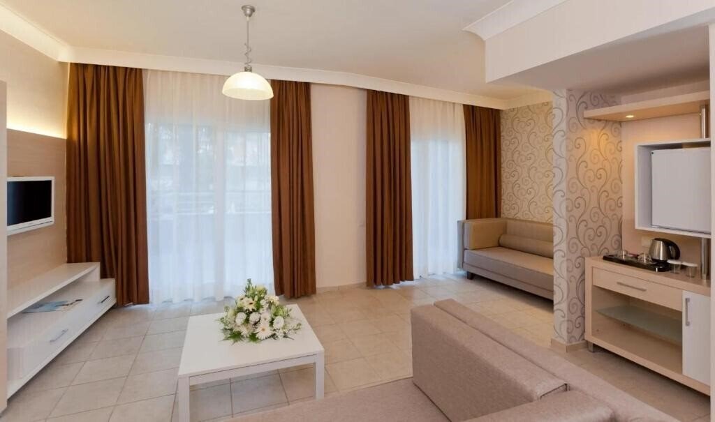 Апартаменты Club Mermaid Village 4*