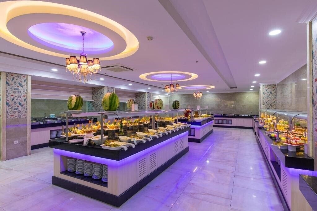 Картинка Holiday Park Resort 5*