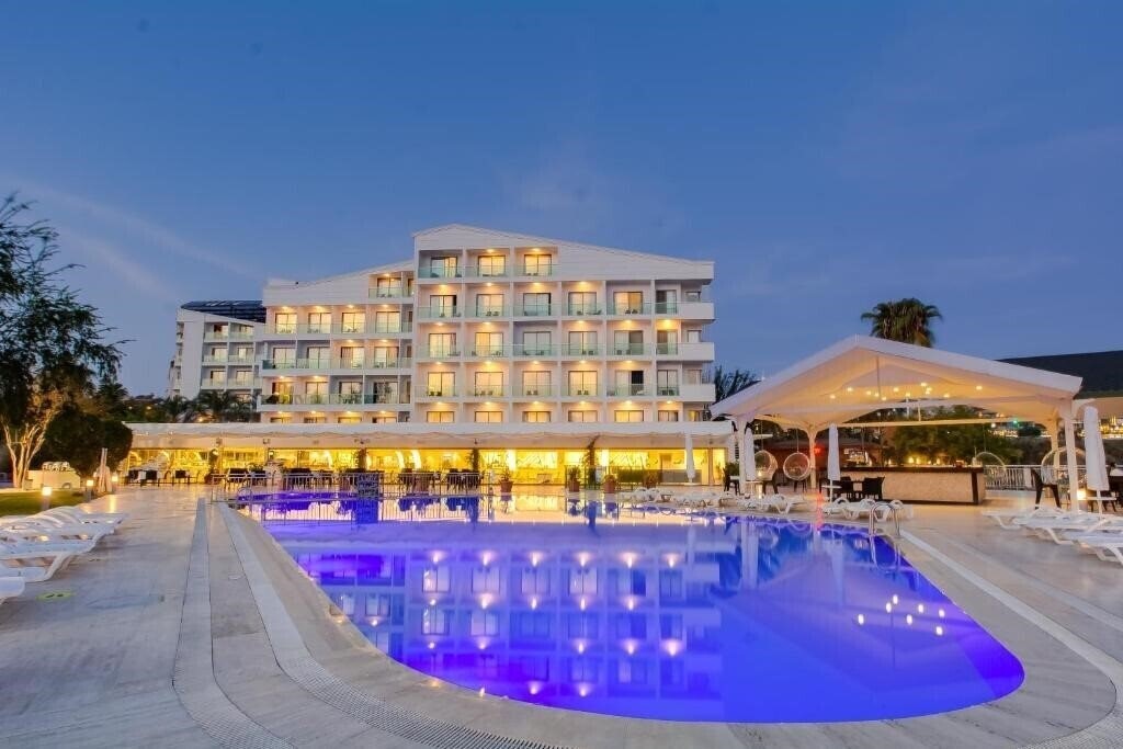 Панорама Club Hotel Falcon 4*