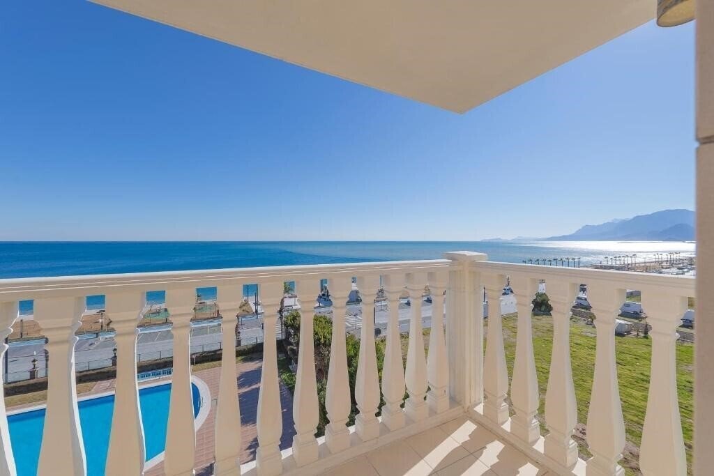 Панорама Crowne Plaza Antalya by IHG (ex. Crowne Plaza Antalya, Crowne Plaza Hotel) 5*