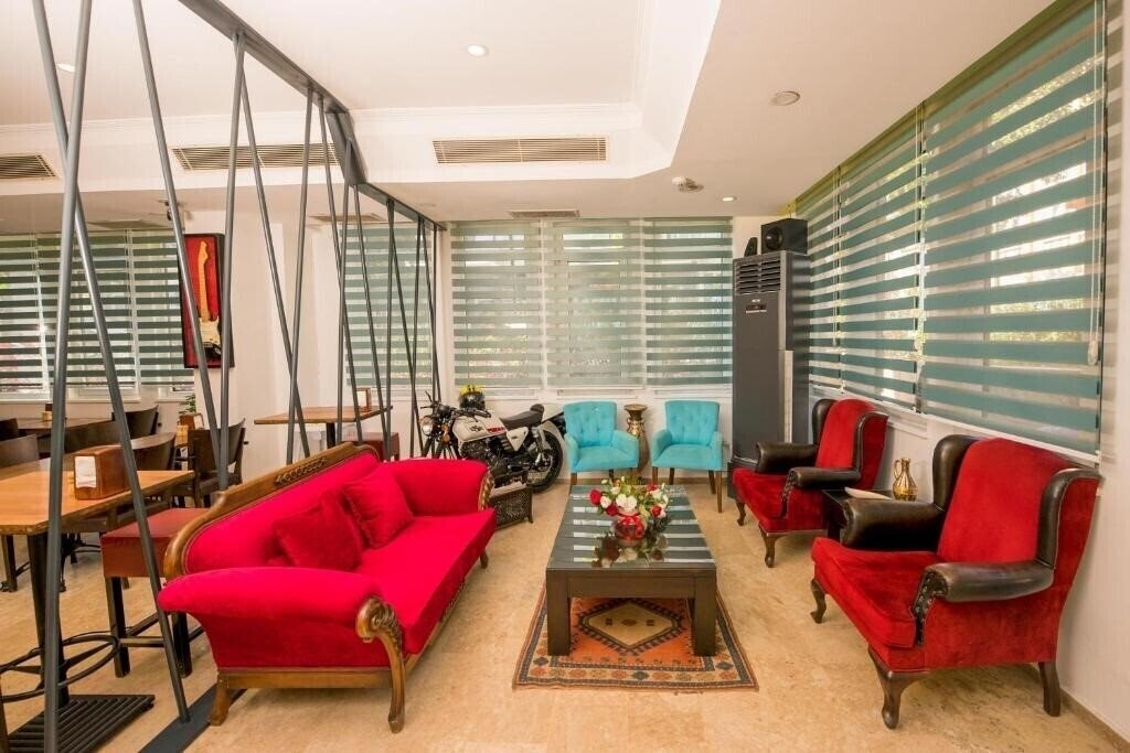 Територія Antikhan Hotel 3*