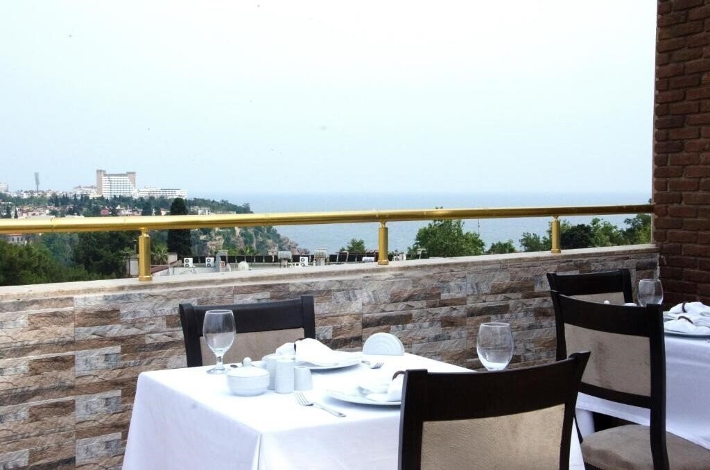 Панорама Ayhan Hotel 3*