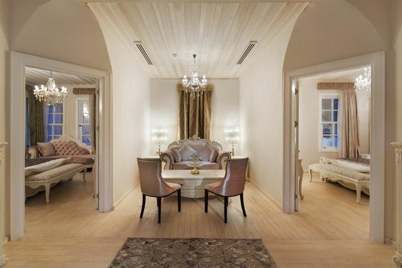 Вид Elegance East Hotel 4*